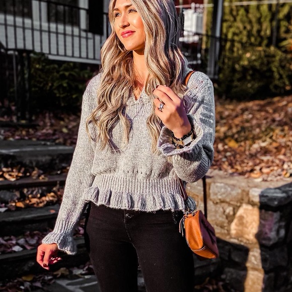 ChicWish |Gray Knit V Neck Sweater w/Cuff Wrists & Frill Sz L - Picture 10 of 12